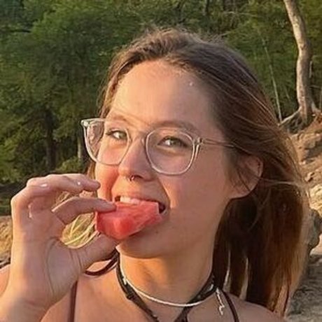 Peyton Coffee sex model picture