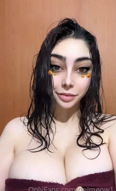 onlmeow1 model pornographic photos