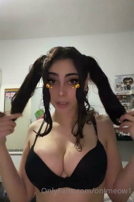 onlmeow1 hot pornstar image