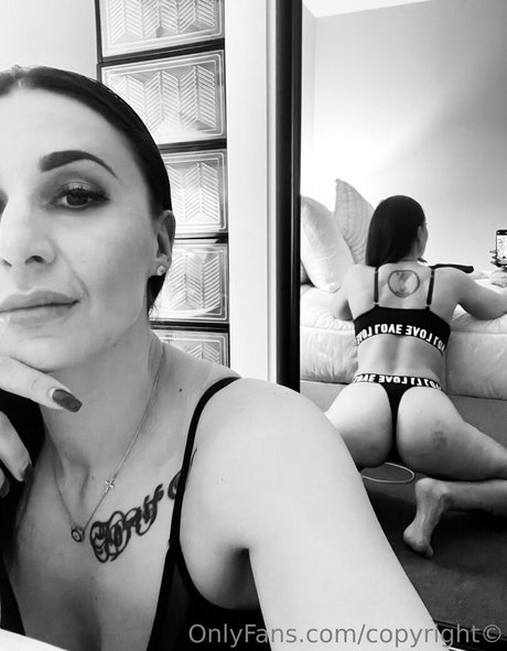 Amanda Micallef model art pictures