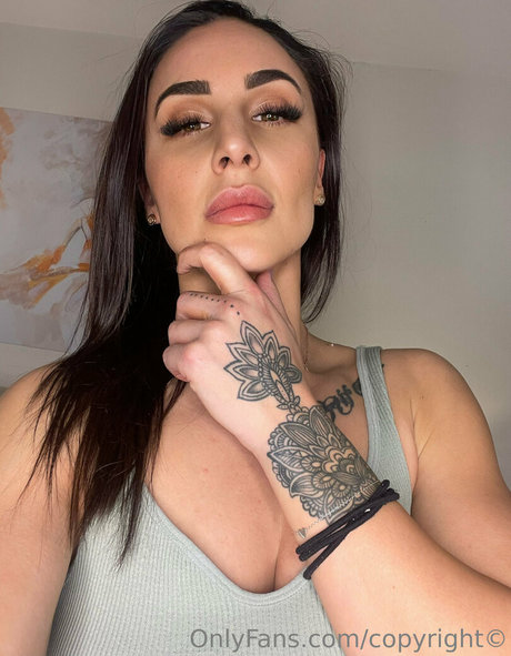 Amanda Micallef star sexy picture