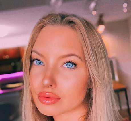 Taylor Drew adult star pics