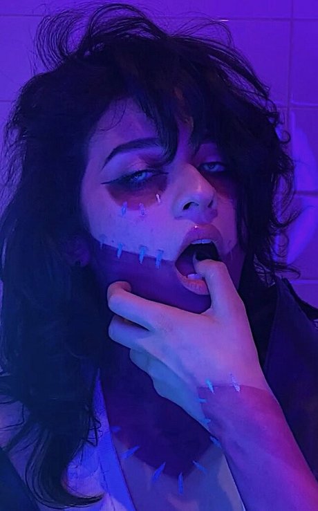 Vain Virgo model sex gallery