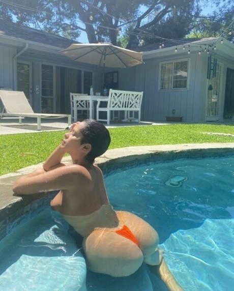 Khleopatre sexy model gallery