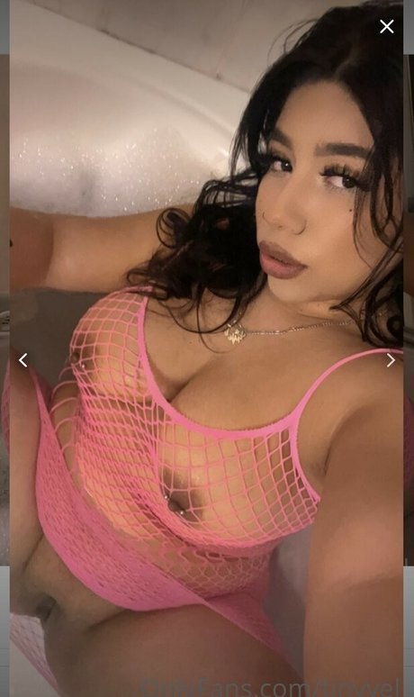Tinyvel pornstar erotic img
