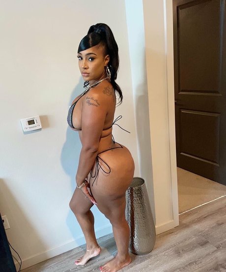 successful yell exclusive pornstar img