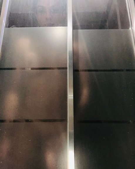 Renata Ryos high quality model image