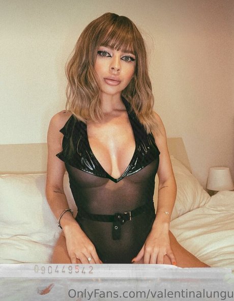 Valentina Lungu sexy model images