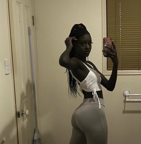 Anyang Deng model nudes gallery