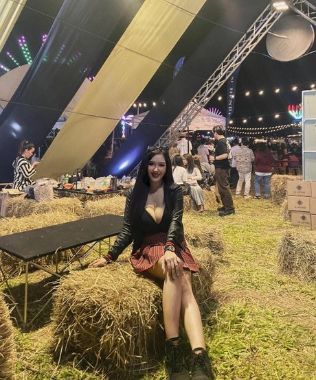 Yes Give nude actress archive