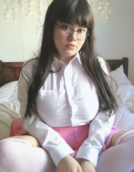 Lucillexs 2021 sexy model pic