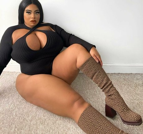 Yathbeauty naked star photos