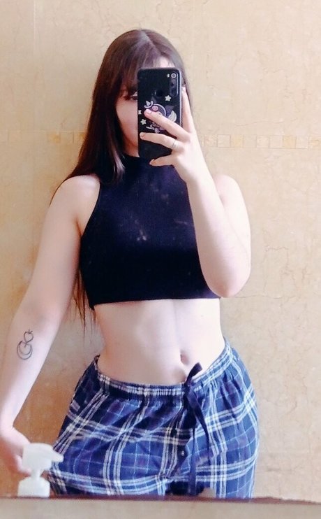 Chilli chibi model naked pic