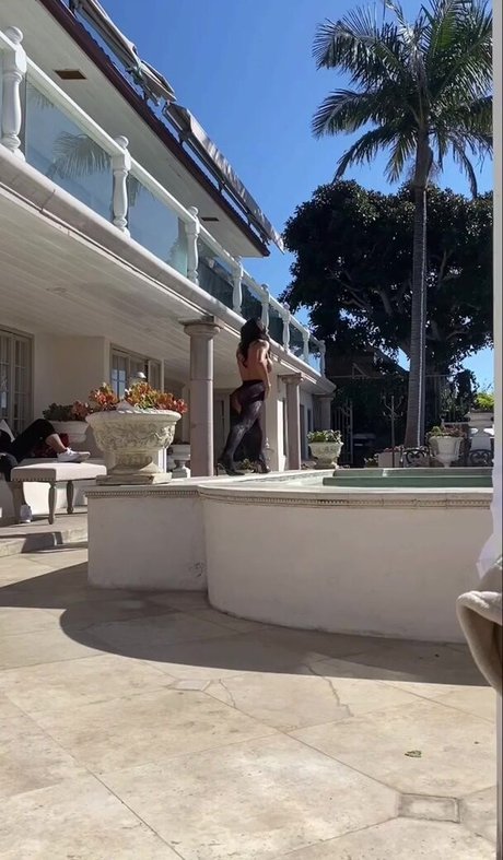 Christina Dreaming pornstar nude gallery