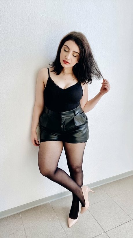 Ana Allabout xxx pornstar archive