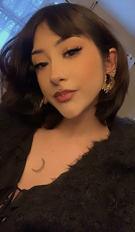 Ihatebackshots art actress pic