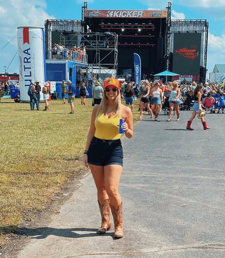 Hannah Murrell pretty star image