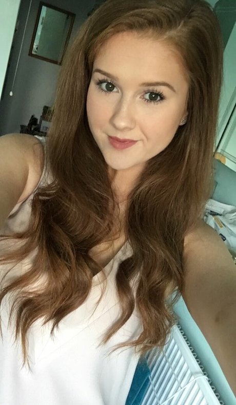 Chloe Rock model art pic