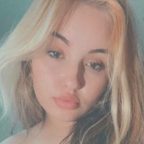 Ainek naked pornstar archive