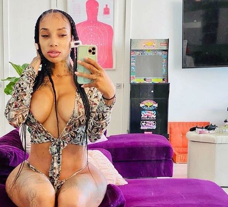 flyyytattedsky naked model pictures