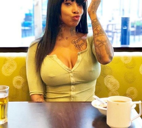 flyyytattedsky pornstar best image