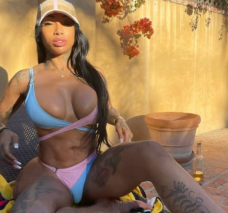 flyyytattedsky pornstar nudes picture