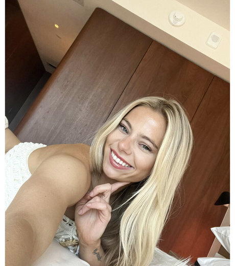 Krista Stevens erotic model img