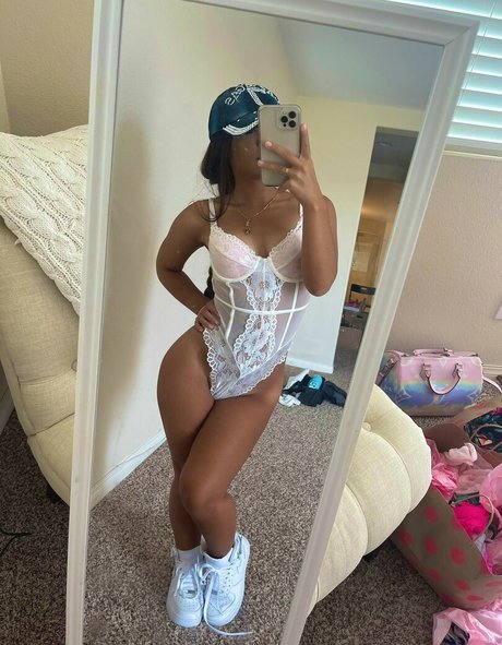 Alahna Ly sex pornstar gallery