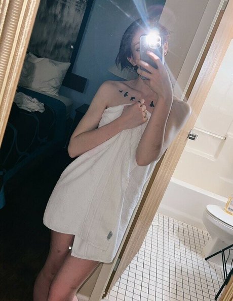 Twelveshade pretty model pics