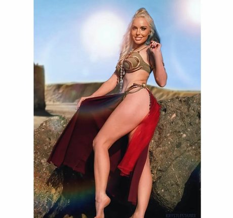 Krystle Starr hd actress photos