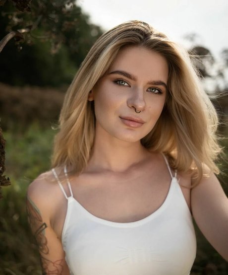 Iris A pornstar pretty archive