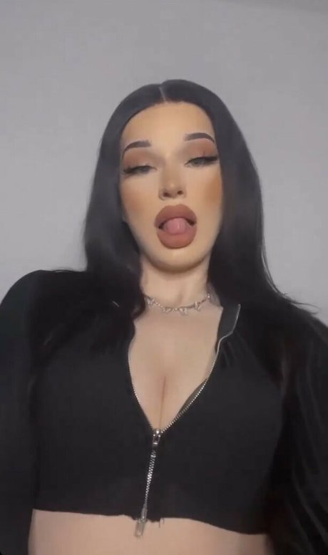 Lu Aaliyah adult model picture