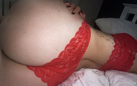 naughtyblondexx star naked image