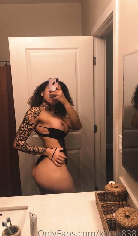 KittyK838 star sexy photo