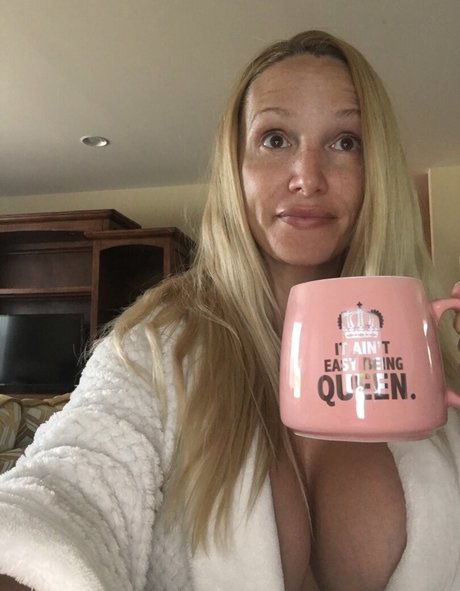 Billi Bardot pornstar pretty photo