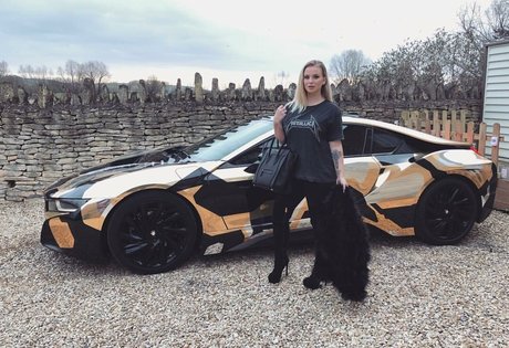 Hollie Sparrow star beautiful photo