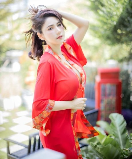 Shaya lor pretty actress image