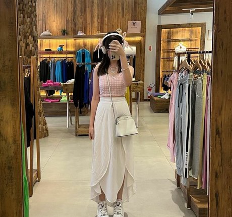 Comunivia model nude archive