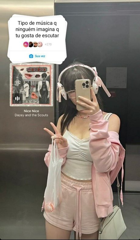 Comunivia model nude archive