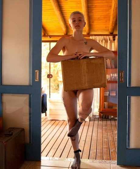 Laura Lehmkuhl star nice photos