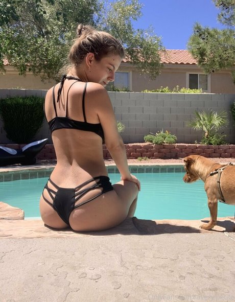 Avery Petite model exclusive picture