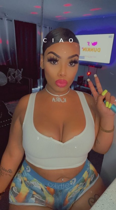 Karab2wett nudes model photo