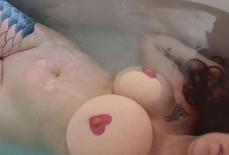 Mermaid Lunette adult actress picture