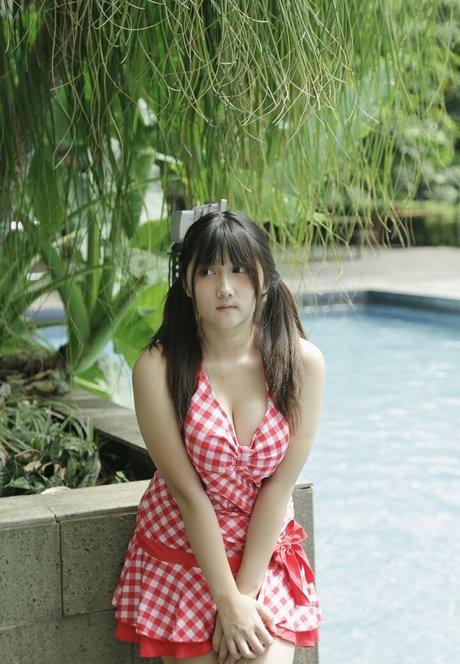 Dea Marella nude pornstar img