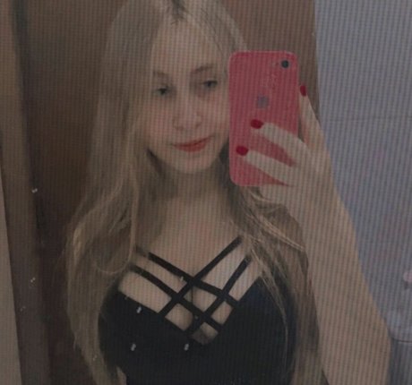 Giihalbino free star image