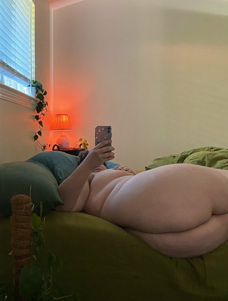 Grizbbly nude star pics