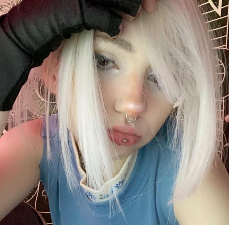 Puddlebunnu model adult pictures