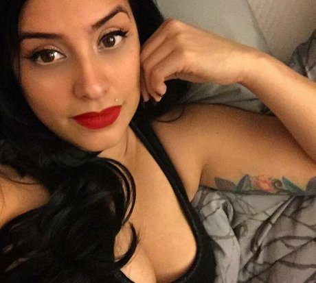 Laura Stylez model naked picture