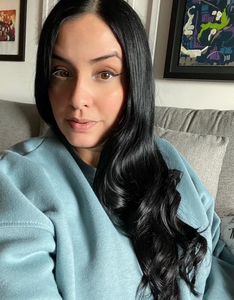 Laura Stylez model naked picture