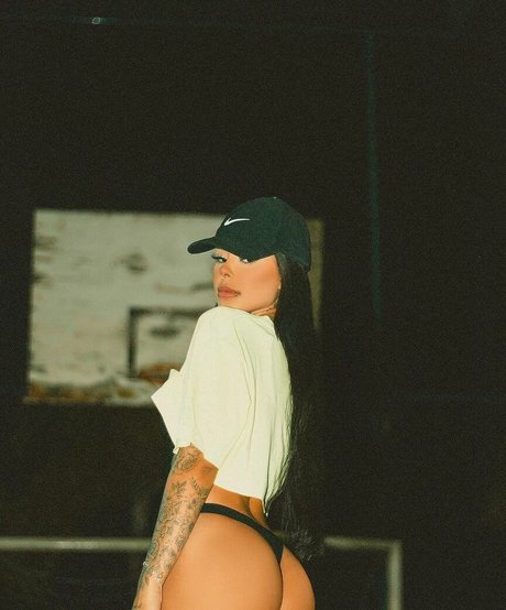 Mah Tavares nude star image